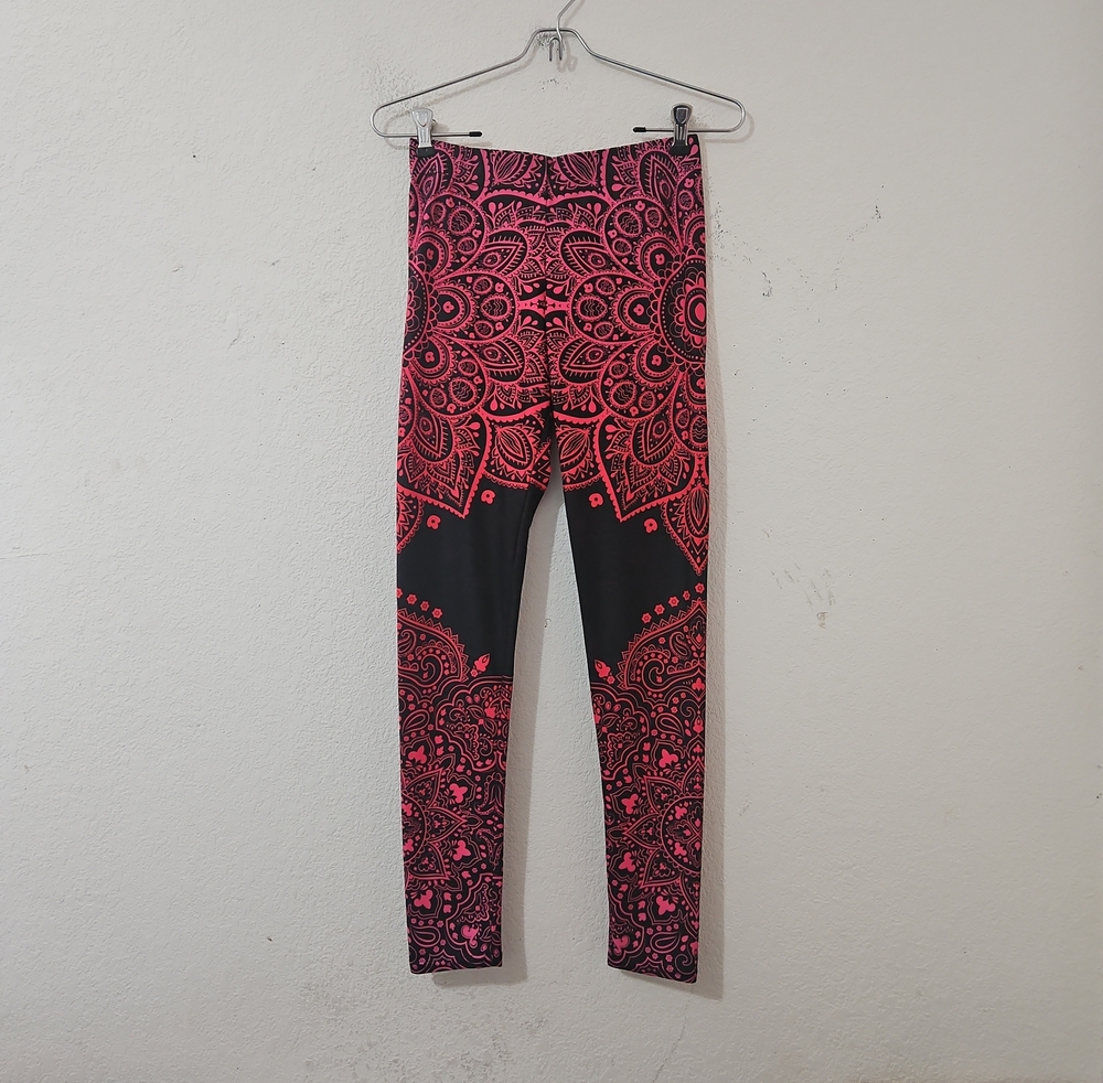 Gearbunch Black and Red Henna Tattoo Leggings